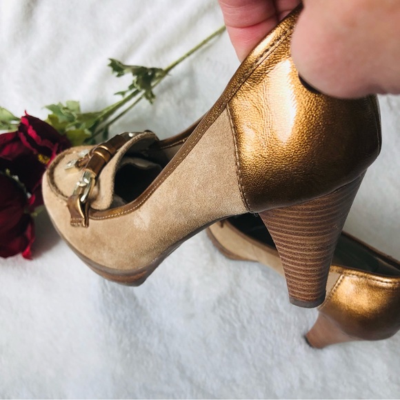 Anne Klein | I-Flex Suede & Leather pumps - Picture 2 of 13